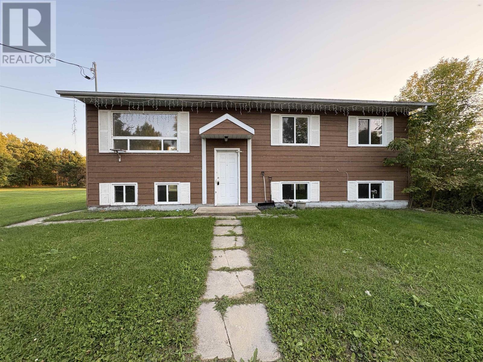 44 ELEANOR LAKE RD - 1