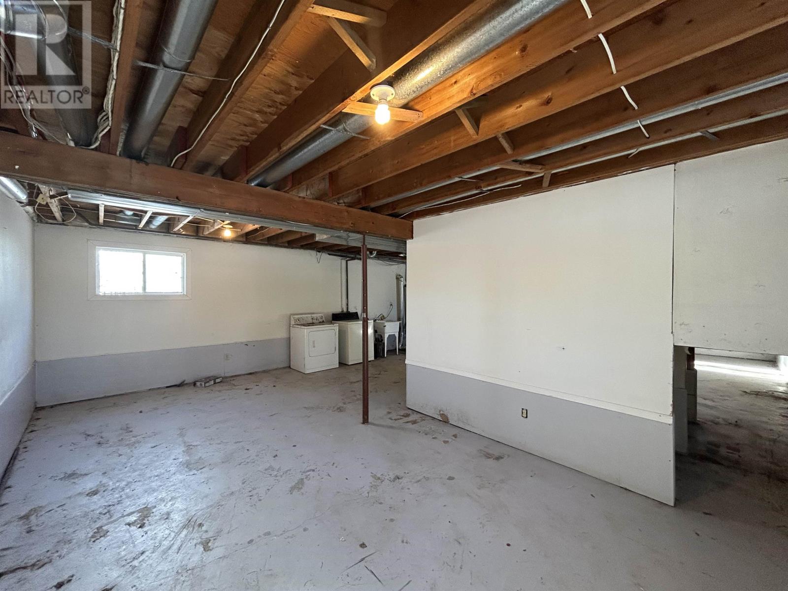 44 ELEANOR LAKE RD - 30