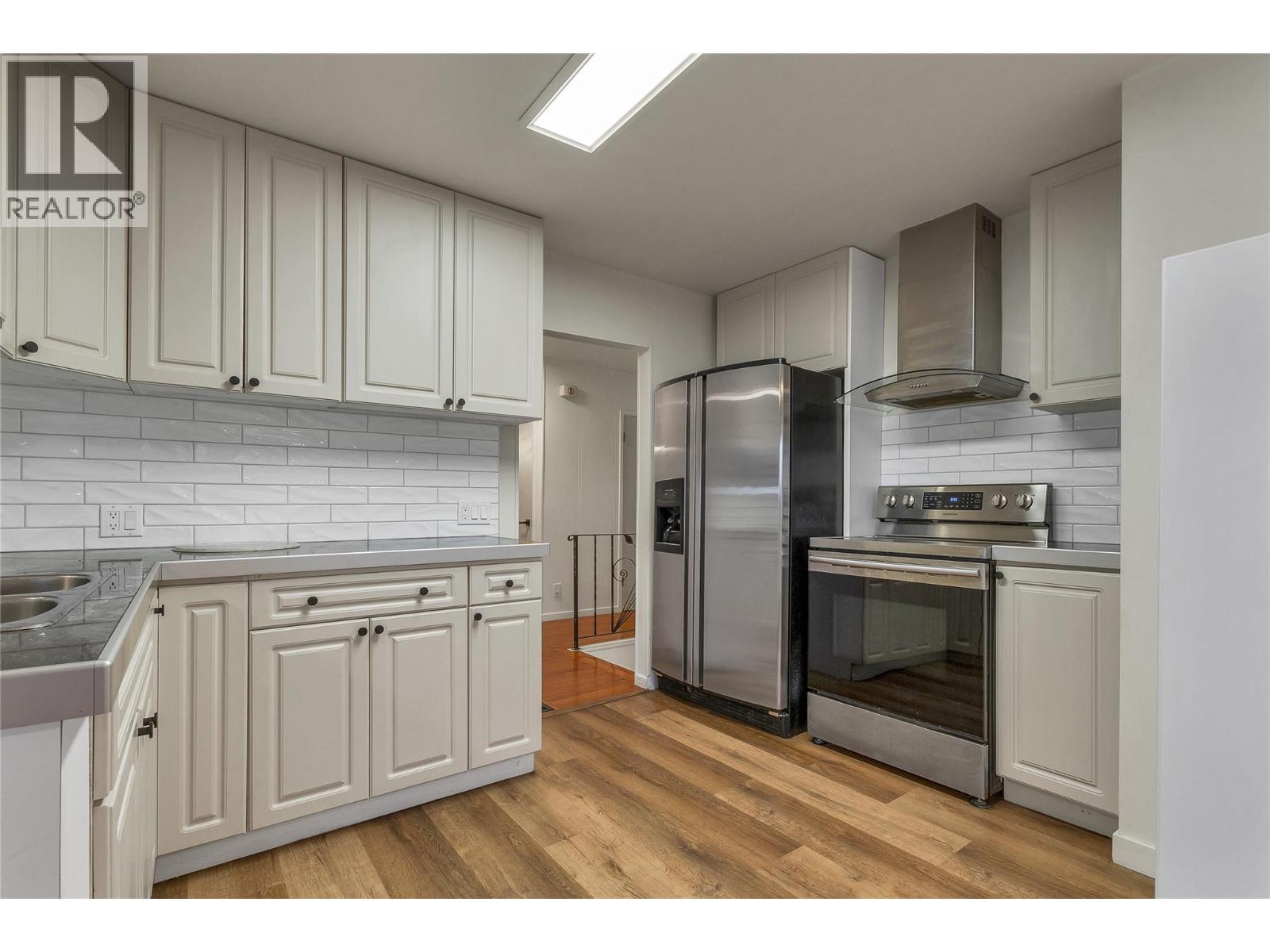  4214 34 Street, Vernon