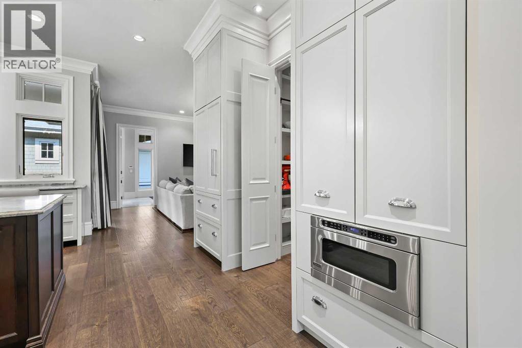 Single Family House for Sale in   Avenue SW Elboya Calgary 