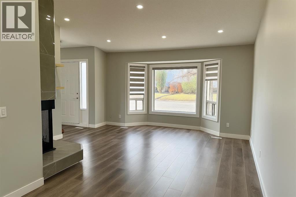 Single Family House 3 Level for Sale in  Whitehaven Road NE Whitehorn Calgary 