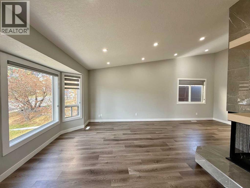 Single Family House 3 Level for Sale in  Whitehaven Road NE Whitehorn Calgary 