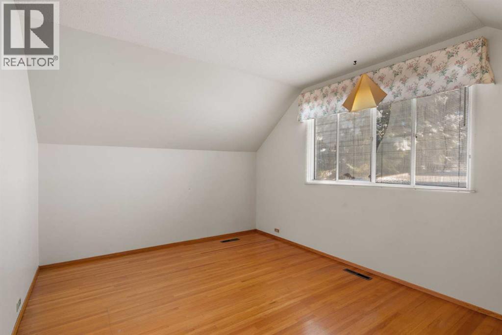 Single Family House for Sale in  Utah Drive NW University Heights Calgary 