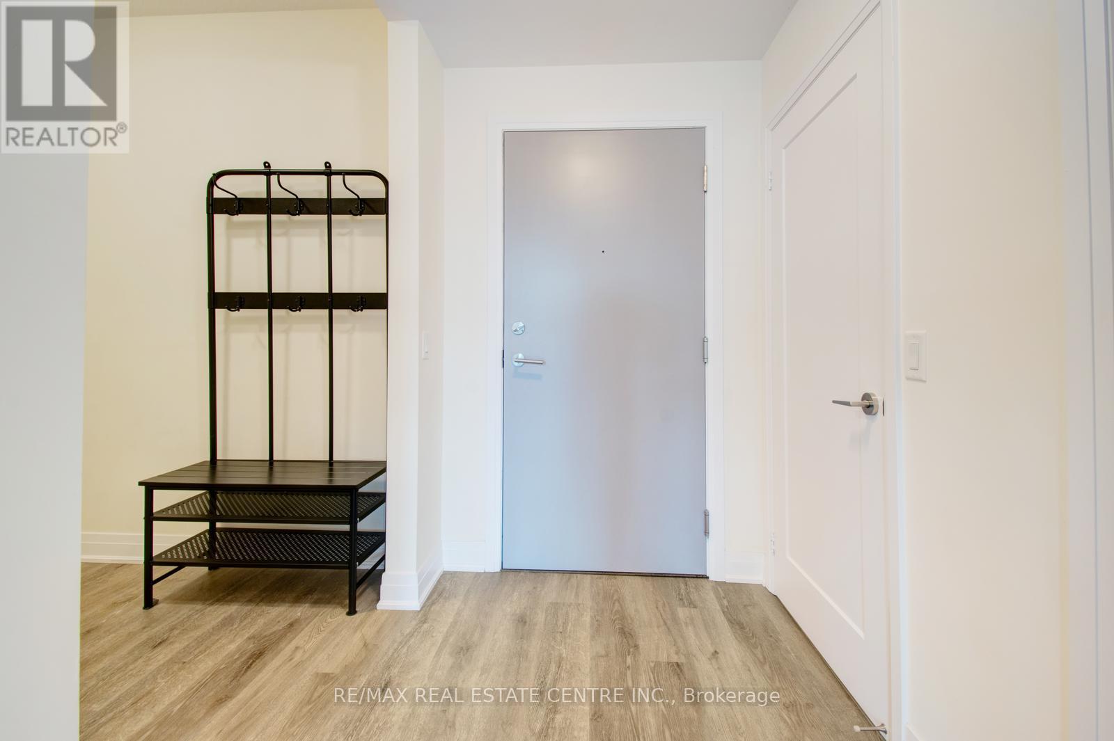 535 - 16 CONCORD PLACE - Photo 5 of 34, Grimsby (Grimsby Beach), Ontario