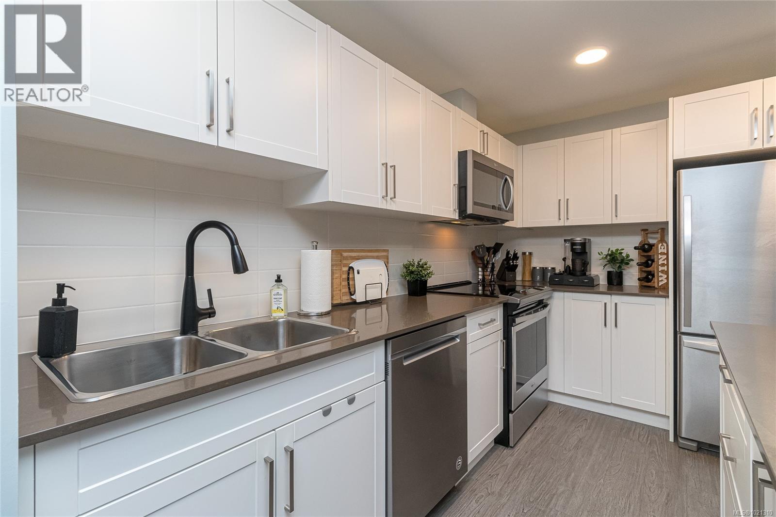 304 868 Orono Avenue, Langford