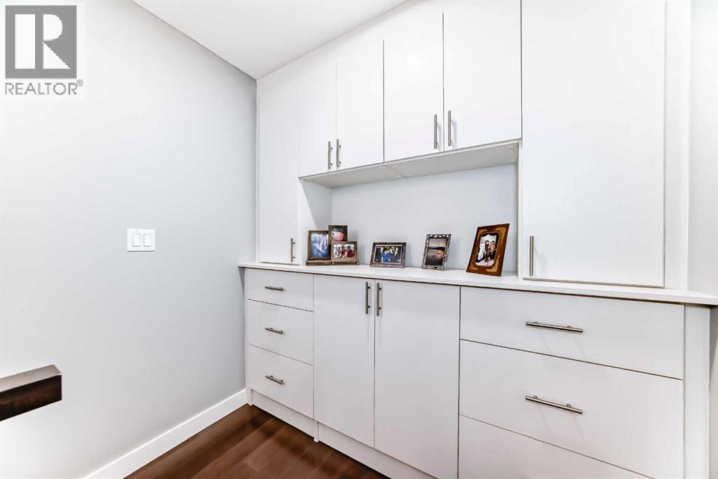 Single Family House Multi-level for Sale in    Avenue NW Hillhurst Calgary 