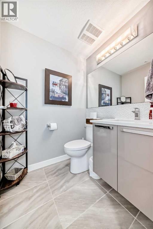 Single Family House Multi-level for Sale in    Avenue NW Hillhurst Calgary 