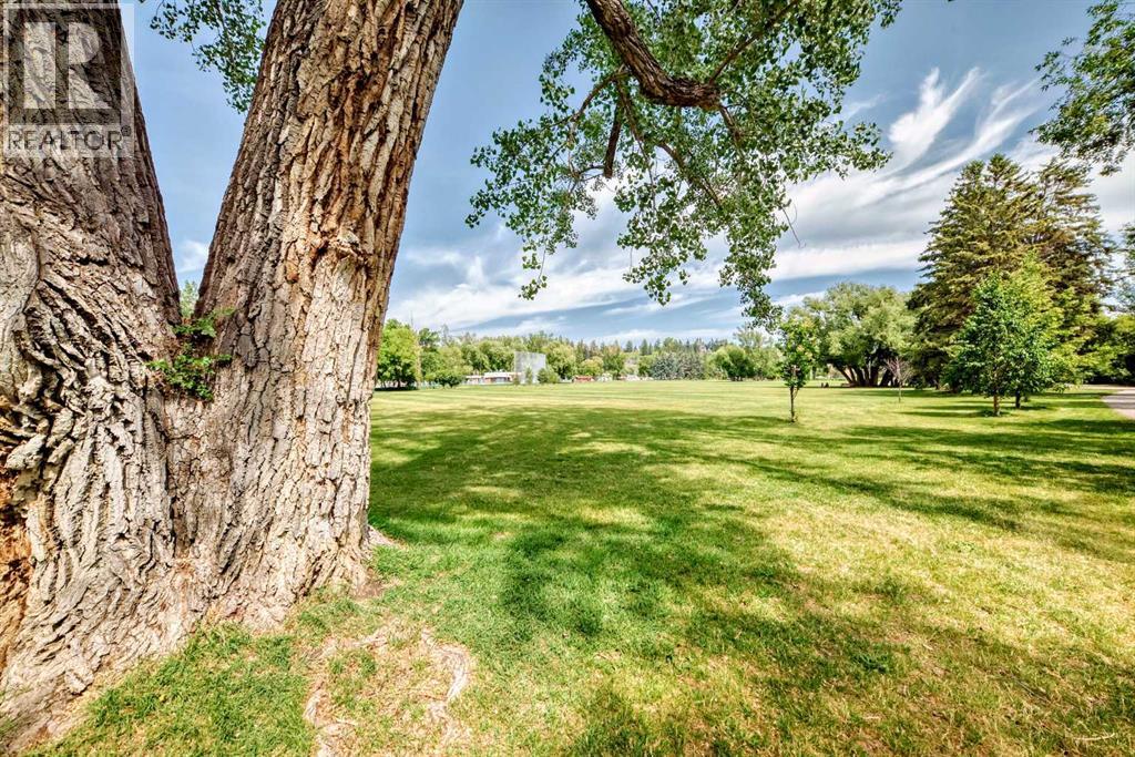 Single Family House Multi-level for Sale in    Avenue NW Hillhurst Calgary 