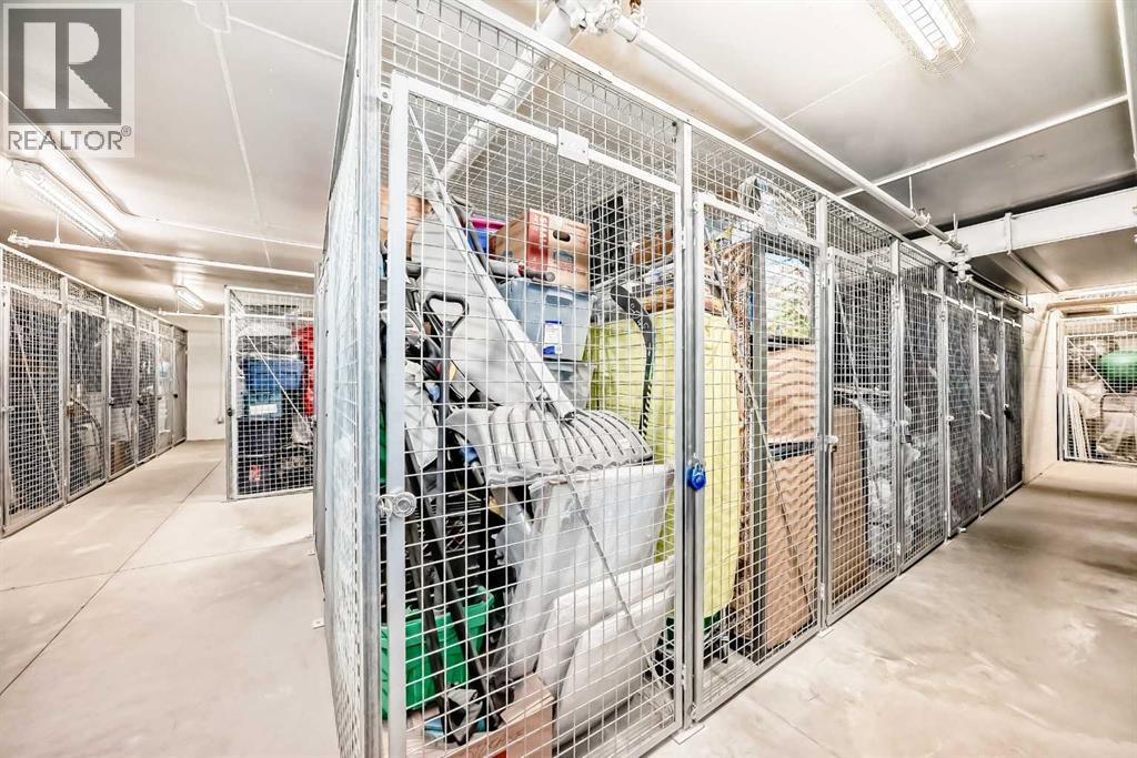 Single Family House Multi-level for Sale in    Avenue NW Hillhurst Calgary 