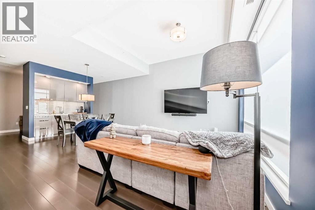 Single Family House Multi-level for Sale in    Avenue NW Hillhurst Calgary 