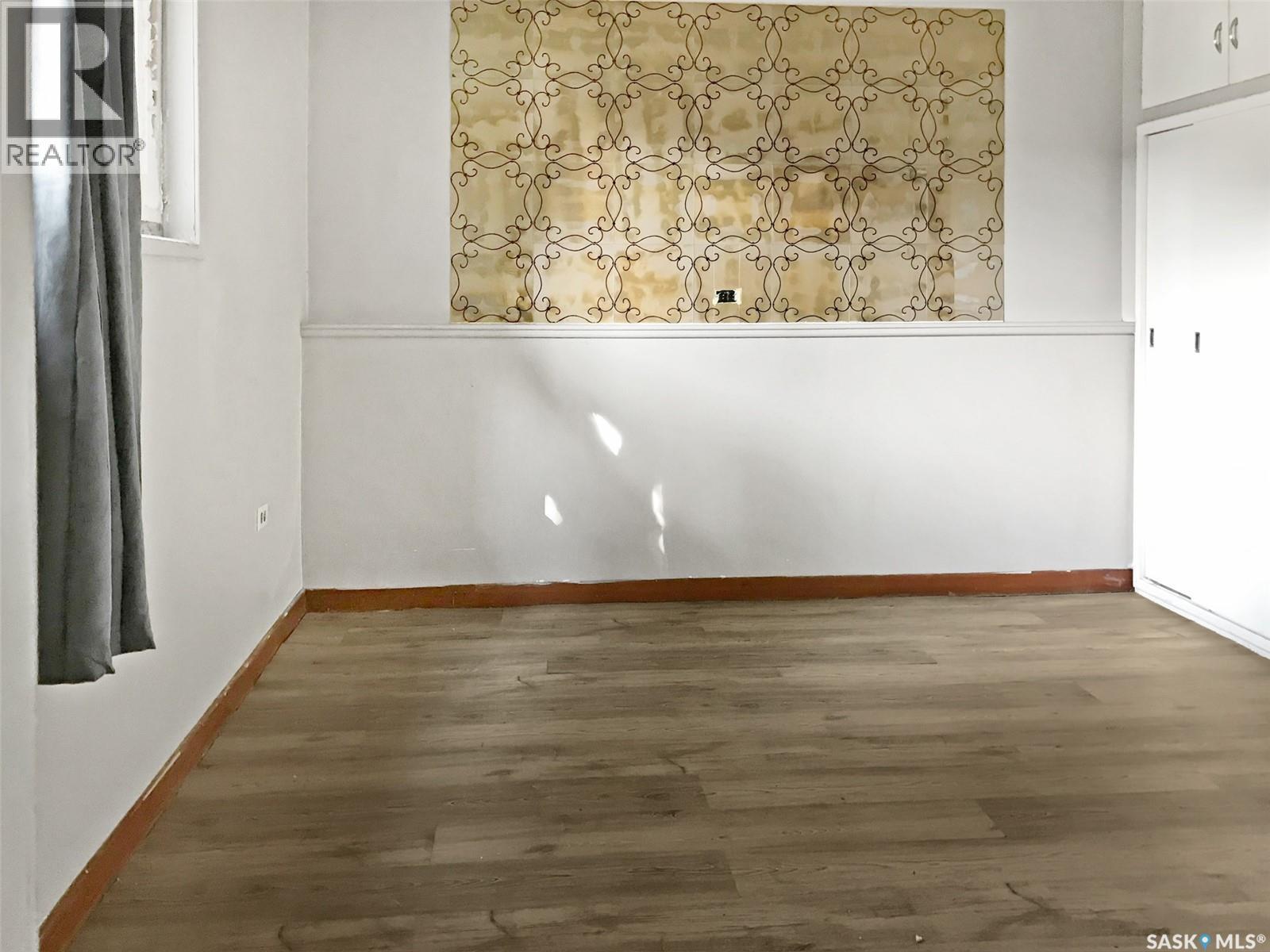 Multi-family House Low rise for Sale in  Cheadle STREET E Swift Current 