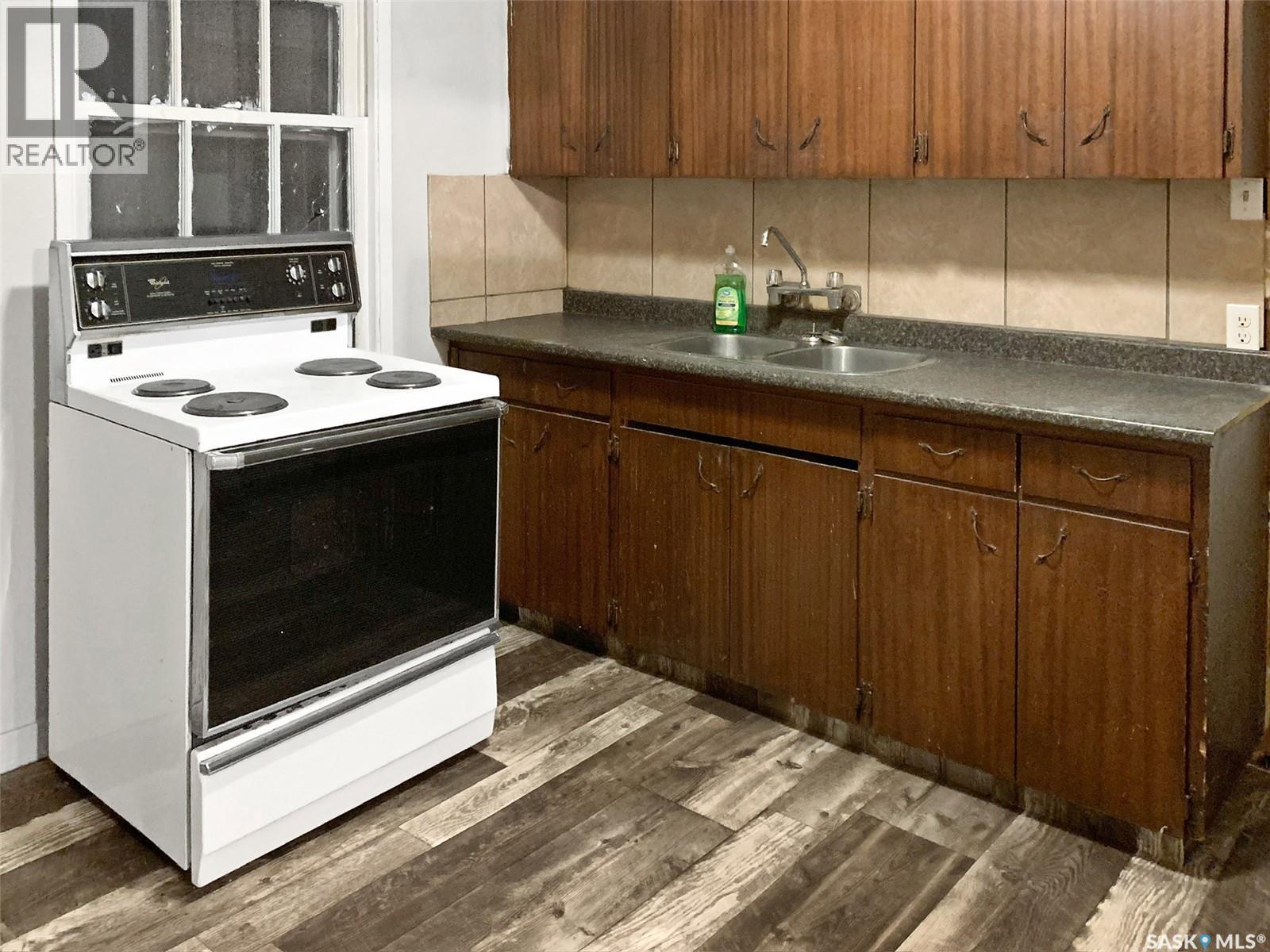 Multi-family House Low rise for Sale in  Cheadle STREET E Swift Current 