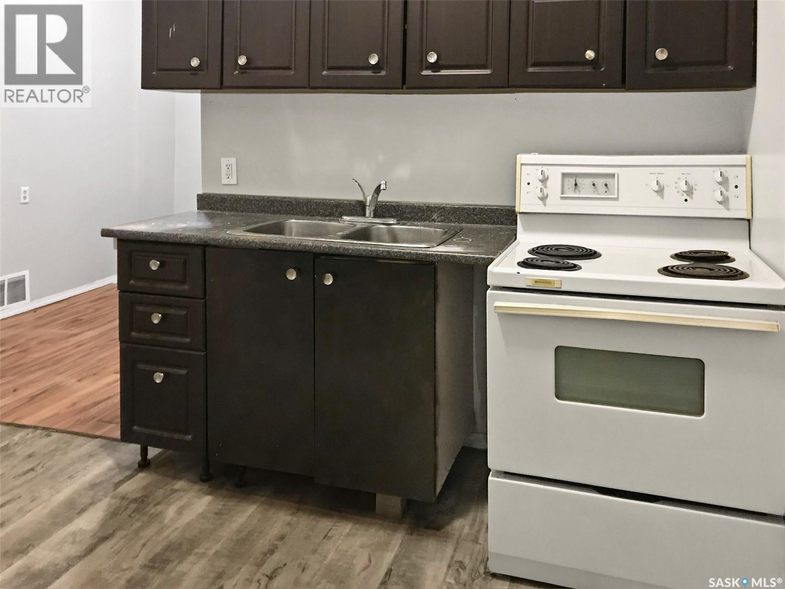 Multi-family House Low rise for Sale in  Cheadle STREET E Swift Current 