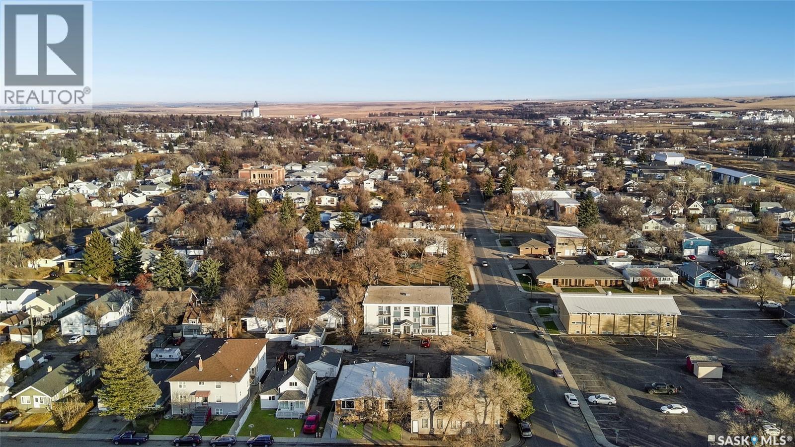 Multi-family House Low rise for Sale in  Cheadle STREET E Swift Current 