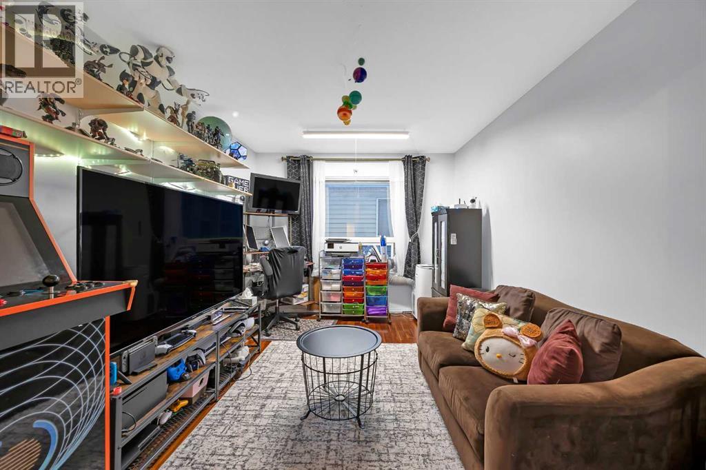 Single Family House for Sale in  Tuscarora Way NW Tuscany Calgary 