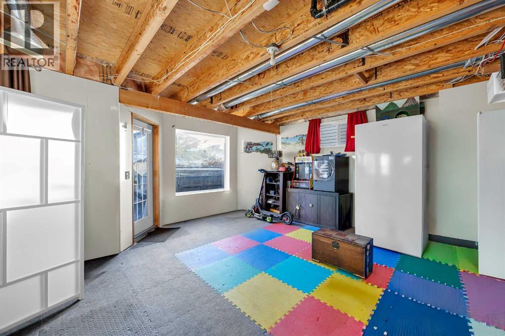 Single Family House for Sale in  Tuscarora Way NW Tuscany Calgary 