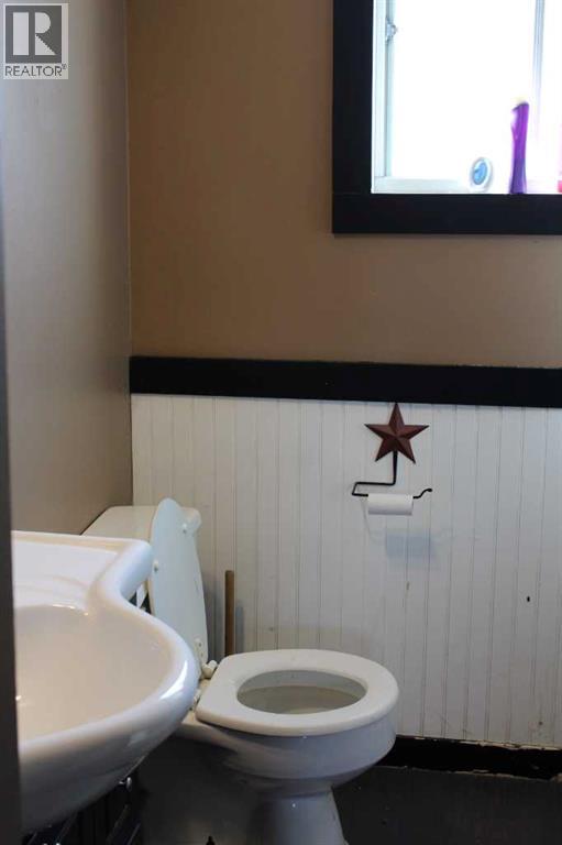 316 5th Avenue SE - Photo 3 of 8, Manning, Alberta