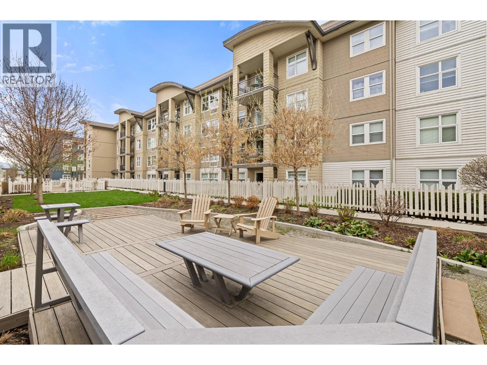 406 547 Yates Road, Kelowna