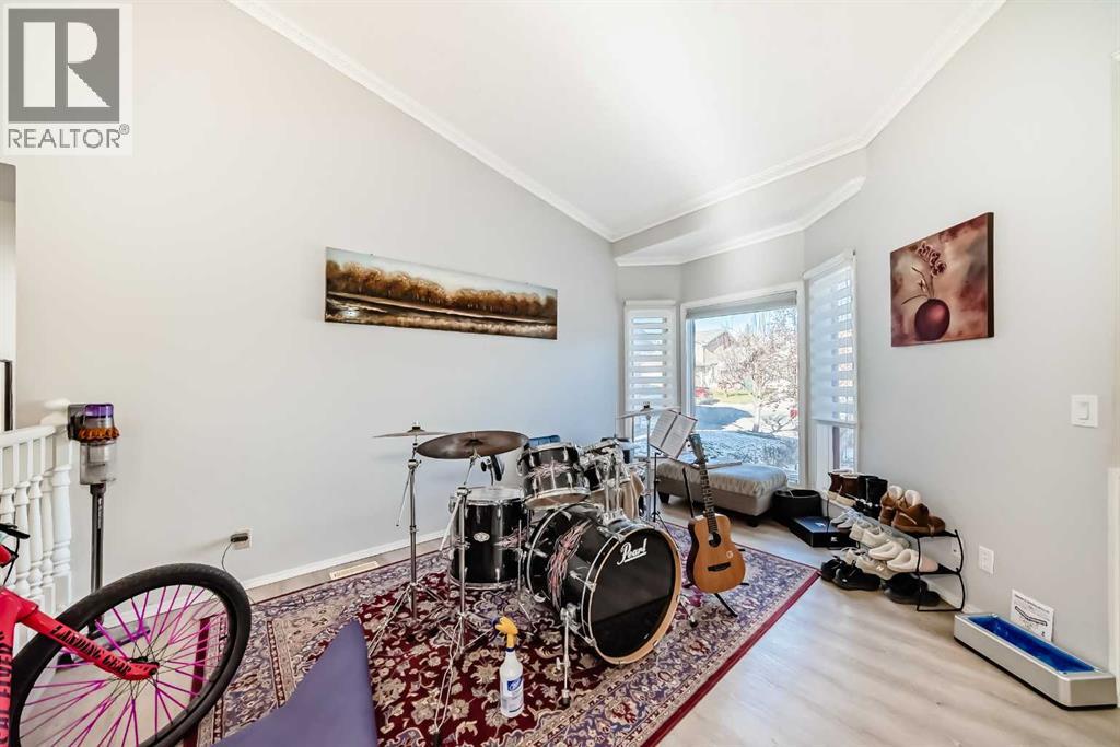 Single Family House for Sale in  Millview Road SW Millrise Calgary 