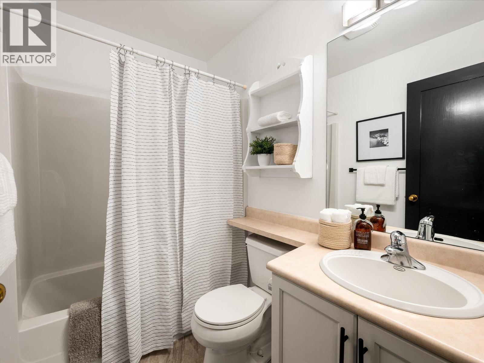 20C 3102 PANORAMA RIDGE, Whistler