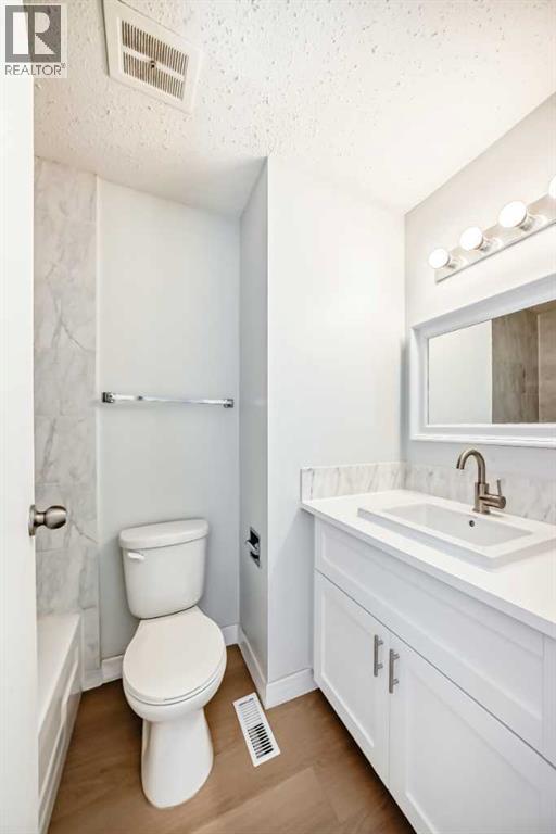 Single Family House for Sale in  Pennsylvania Road SE Penbrooke Meadows Calgary 