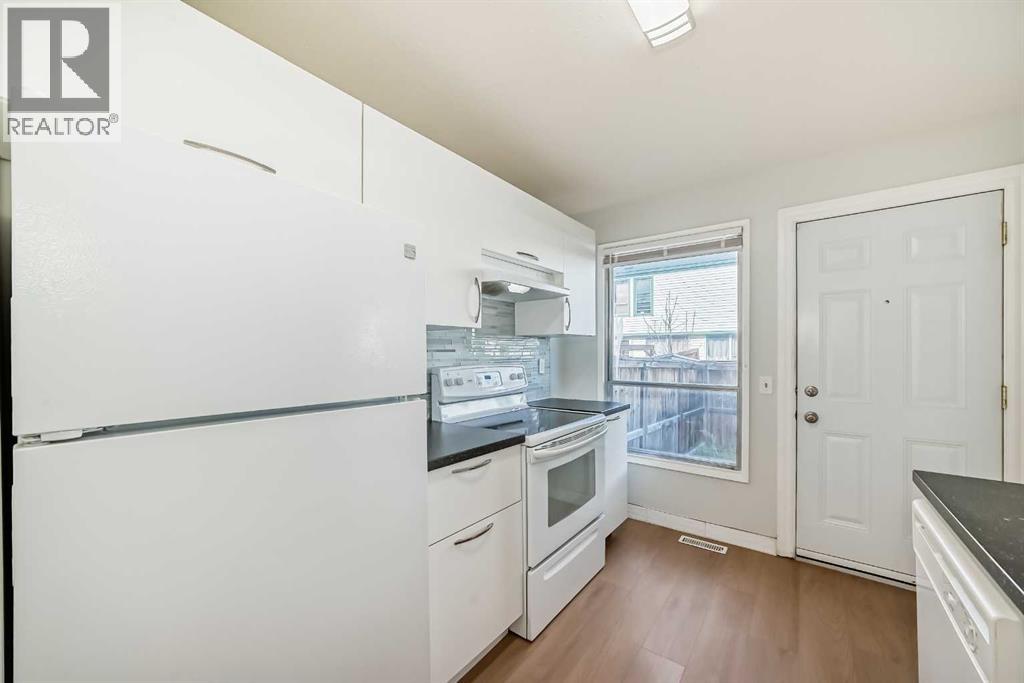 Single Family House for Sale in  Pennsylvania Road SE Penbrooke Meadows Calgary 