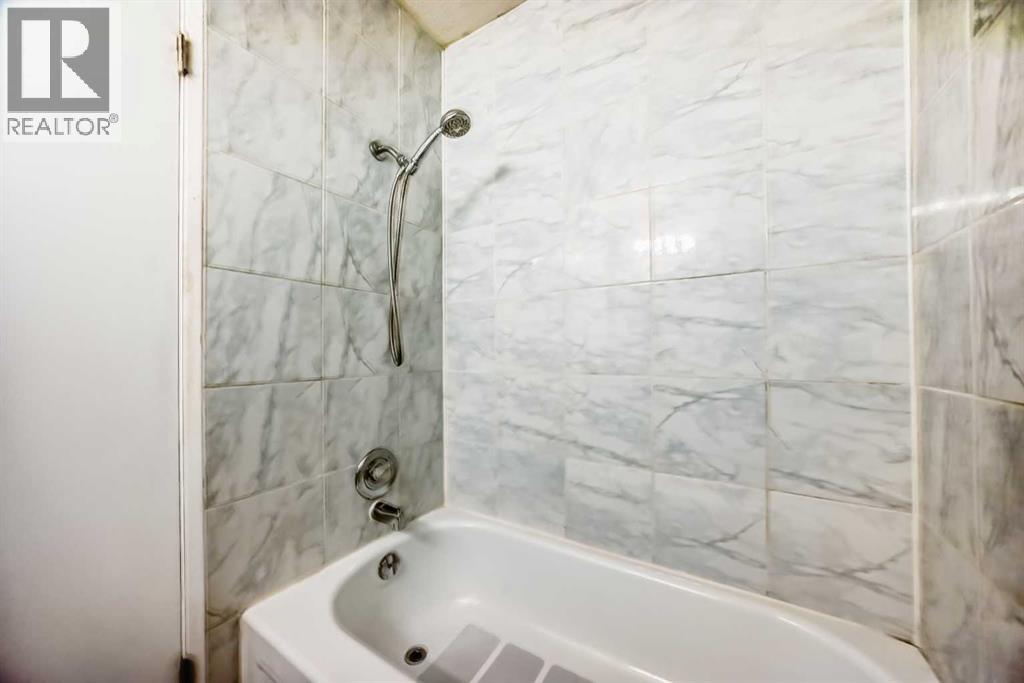 Single Family House for Sale in  Pennsylvania Road SE Penbrooke Meadows Calgary 