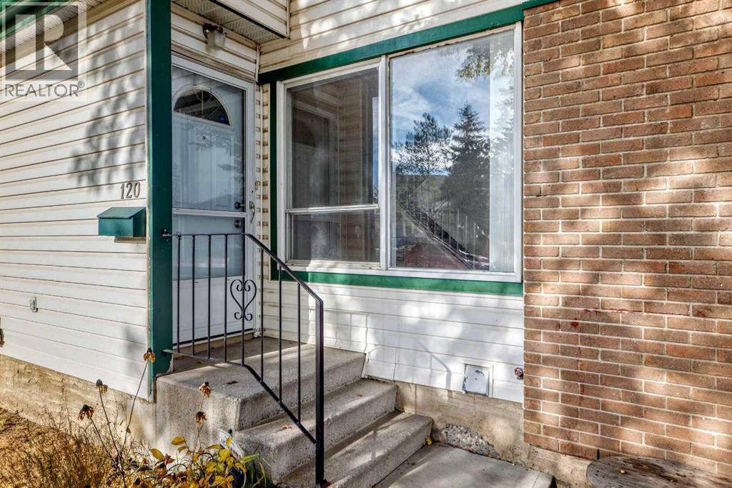 Single Family House for Sale in  Pennsylvania Road SE Penbrooke Meadows Calgary 