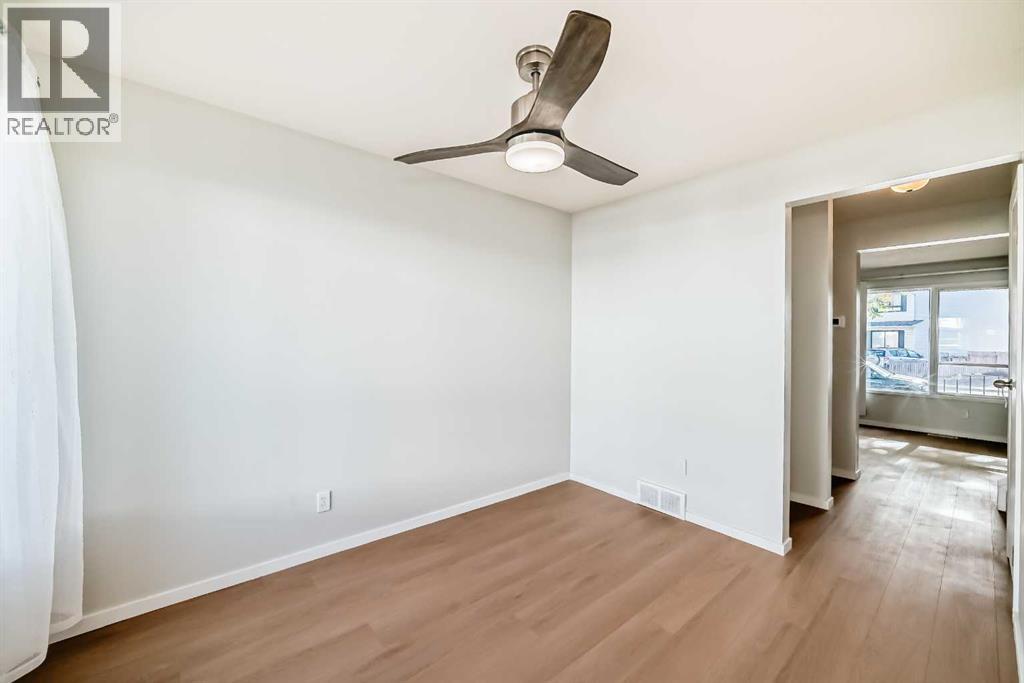 Single Family House for Sale in  Pennsylvania Road SE Penbrooke Meadows Calgary 