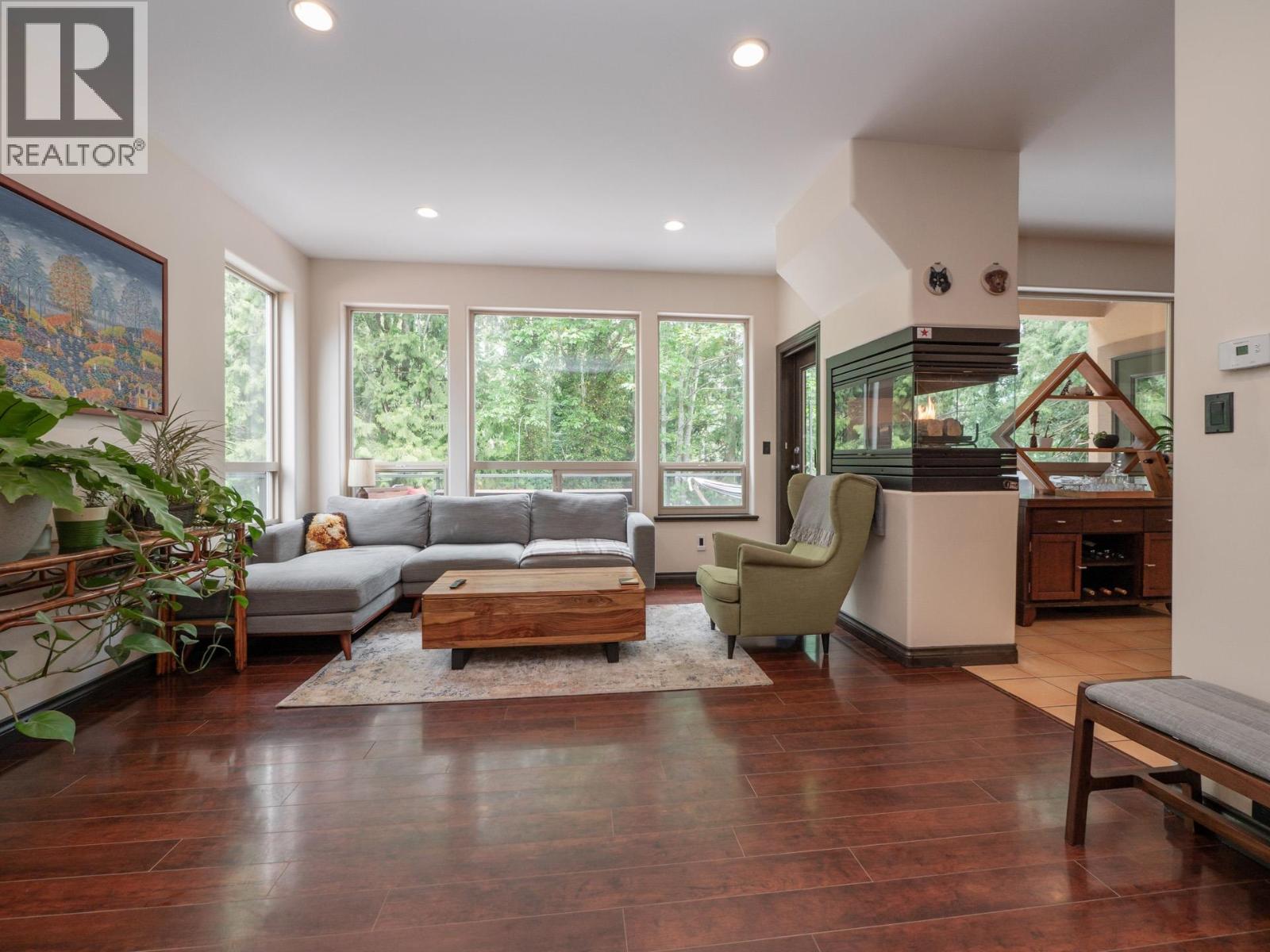 5836 MARINE WAY, Sechelt