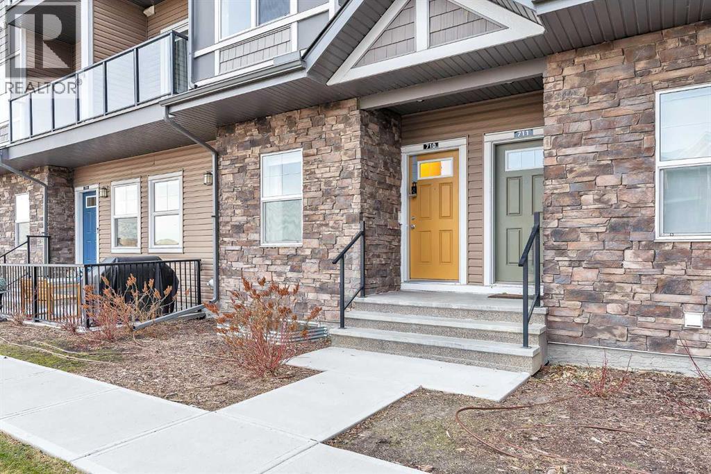 250 Fireside View, Cochrane