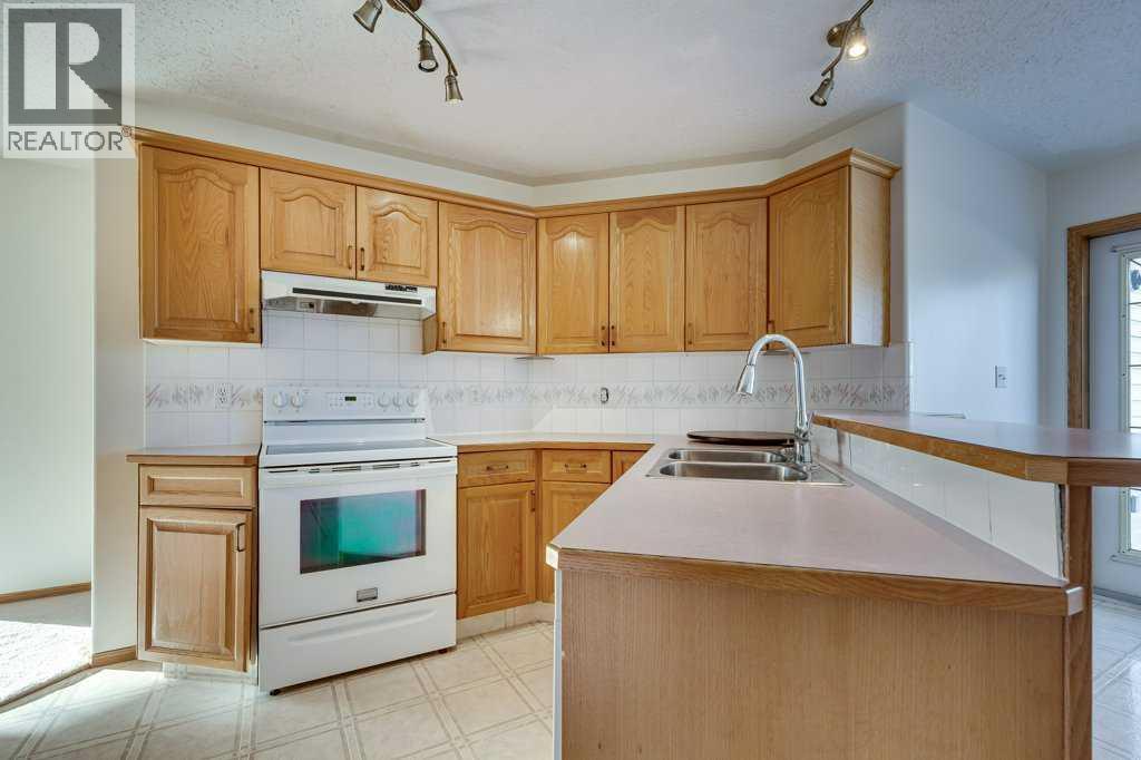 16 Lawrence Crescent, Red Deer