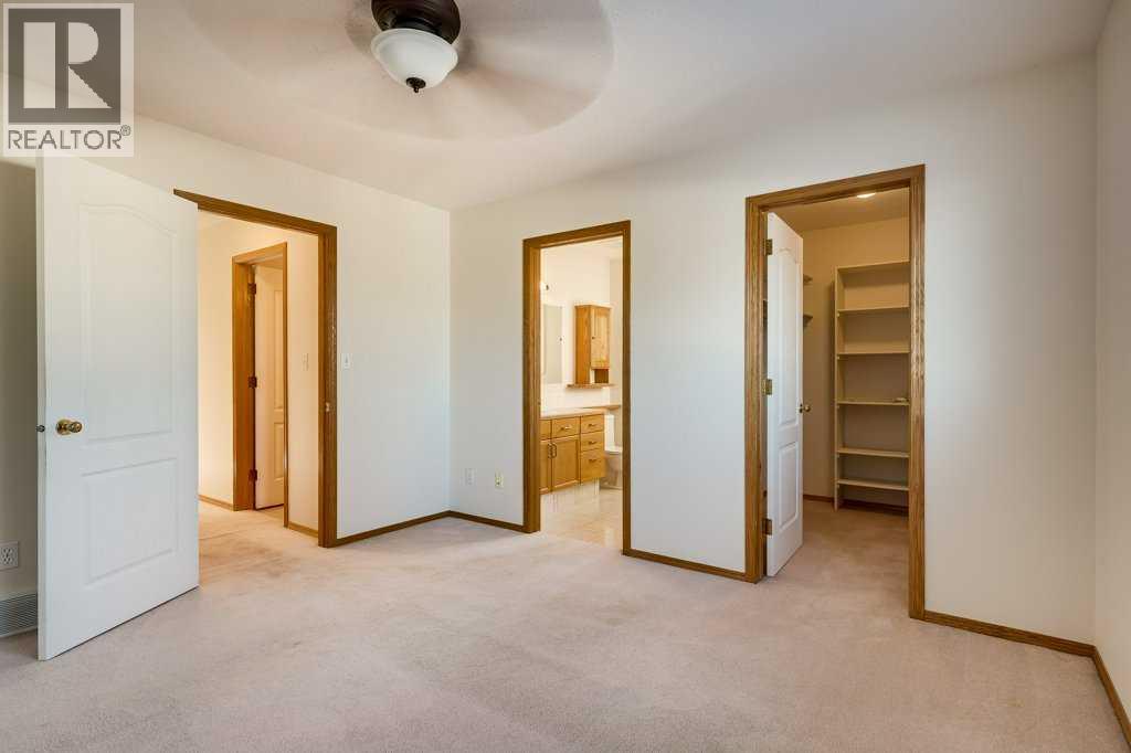 16 Lawrence Crescent, Red Deer