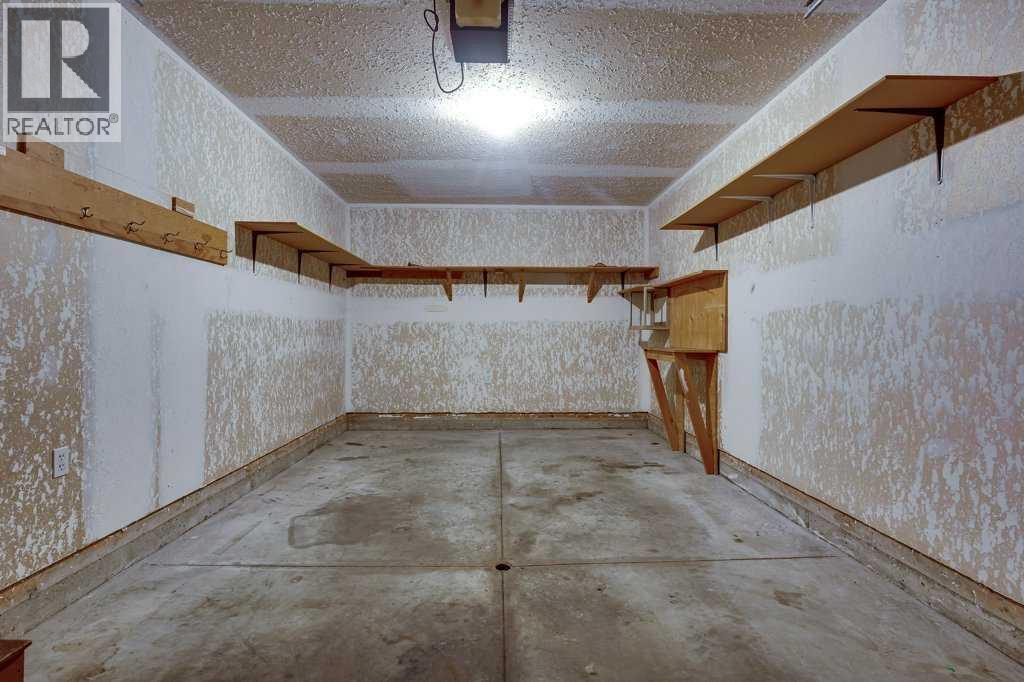 16 Lawrence Crescent, Red Deer