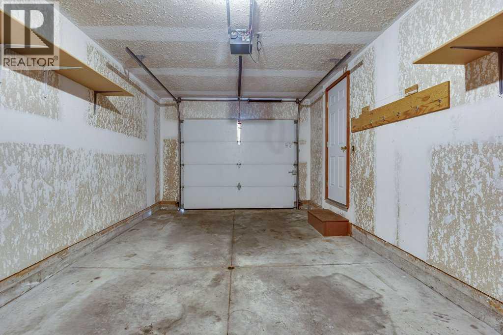 16 Lawrence Crescent, Red Deer