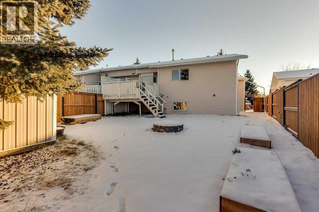16 Lawrence Crescent, Red Deer