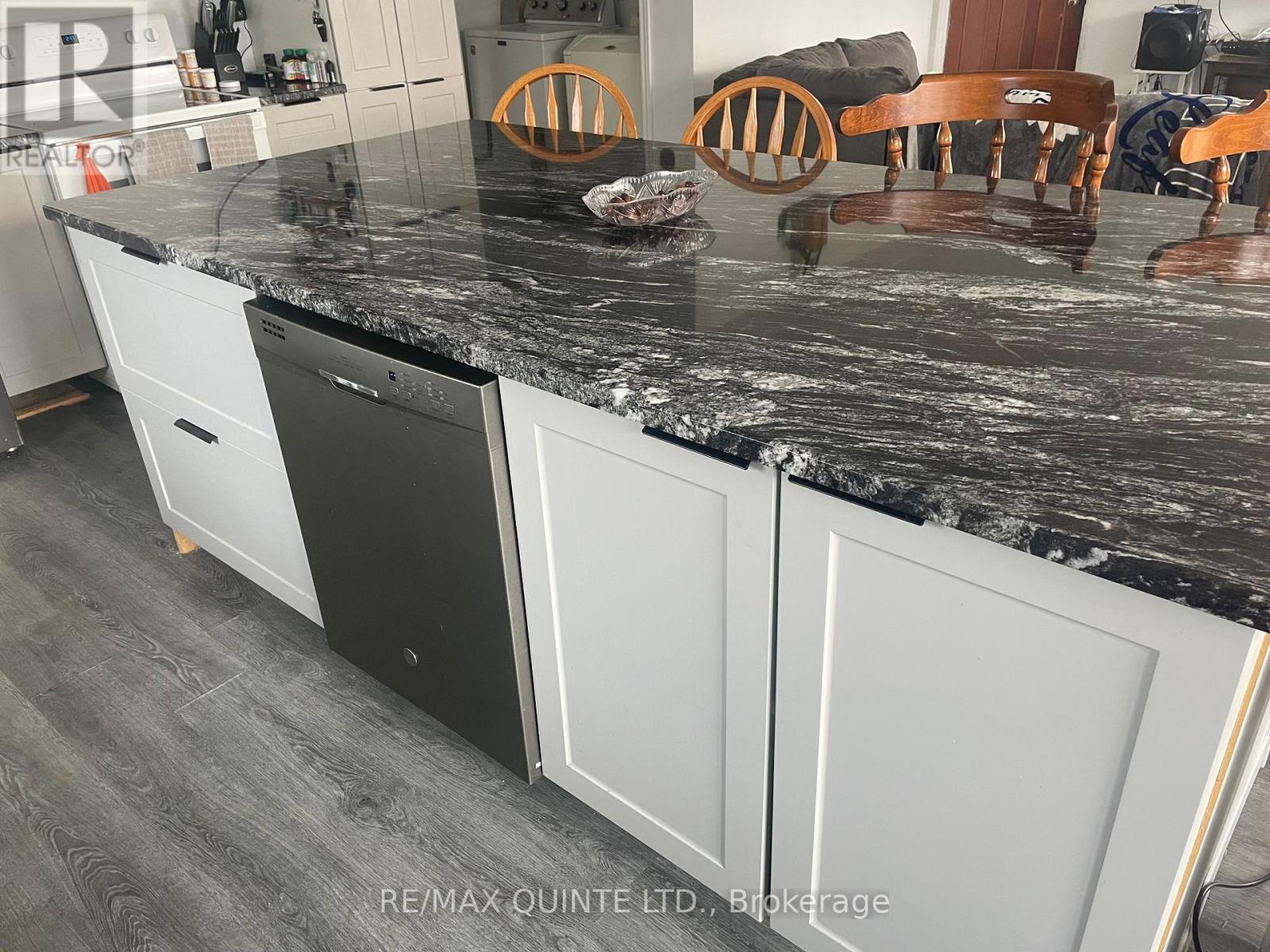 27 FIRST AVENUE - Photo 2 of 12, Quinte West (Trenton Ward), Ontario