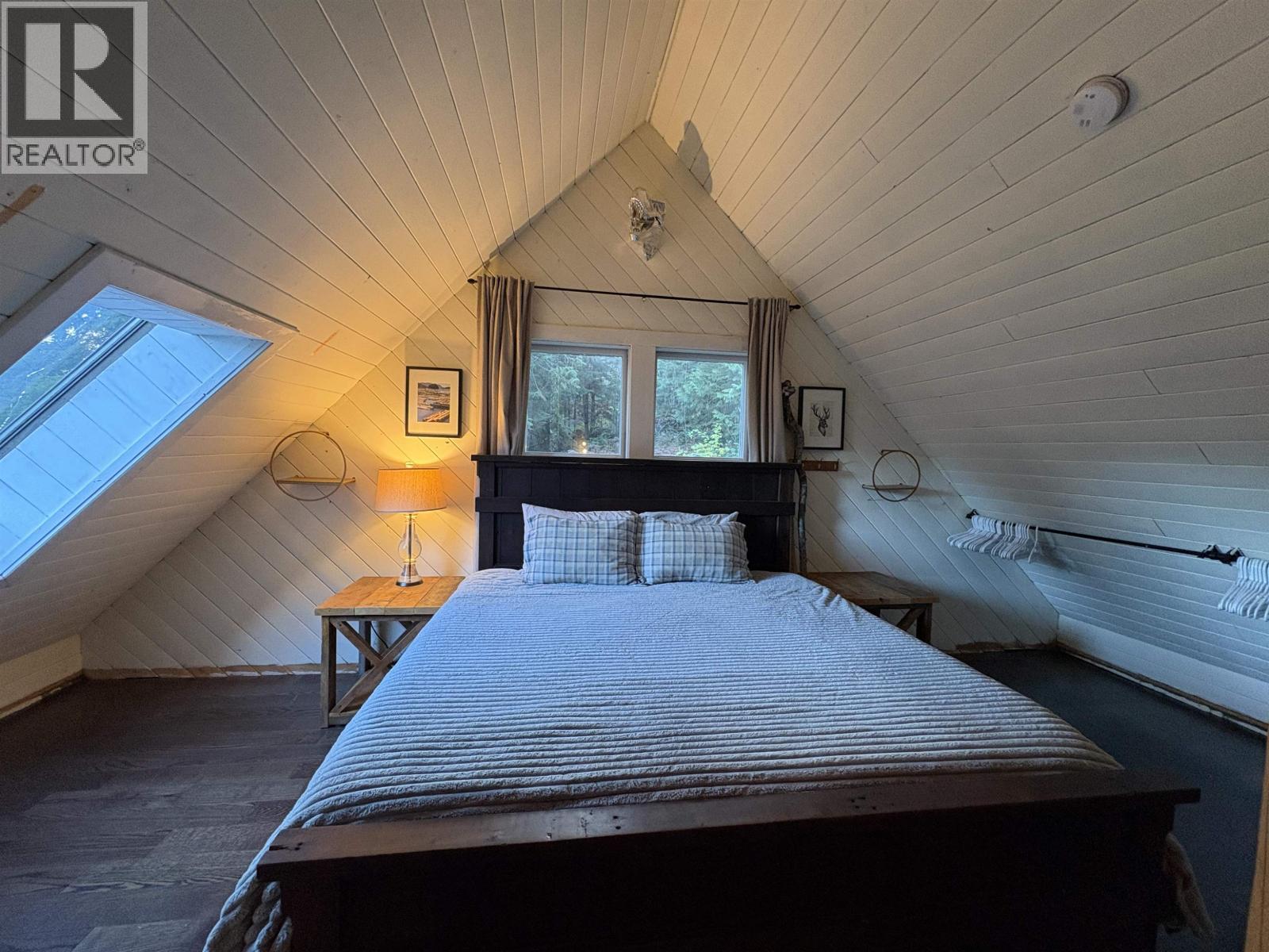 815 THE GROVE ROAD, Gambier Island