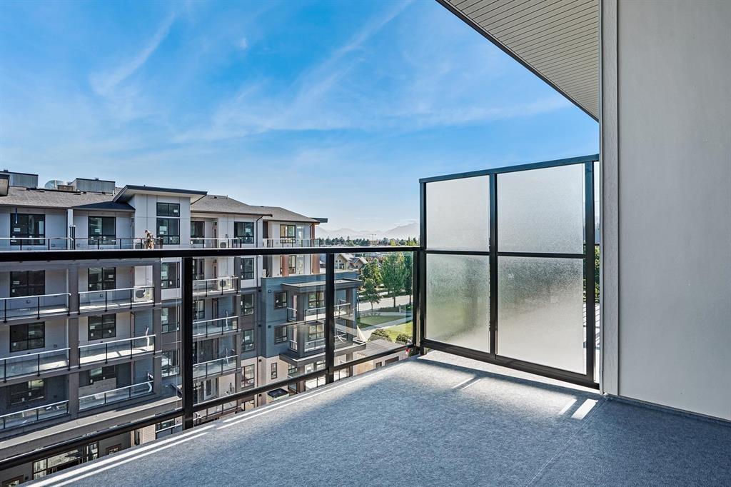 612 45505 CAMPUS DRIVE, Garrison Crossing, Chilliwack