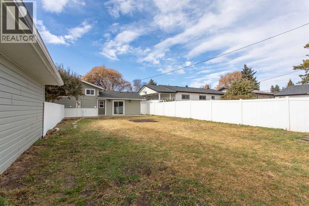 5233 47 Street, Lacombe