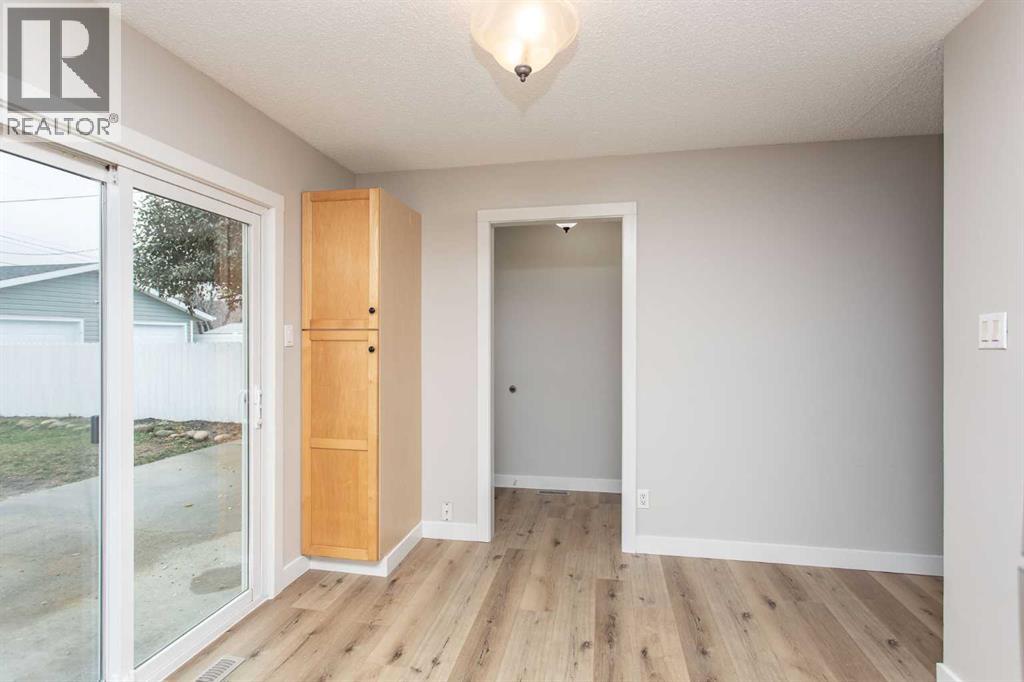 5233 47 Street, Lacombe