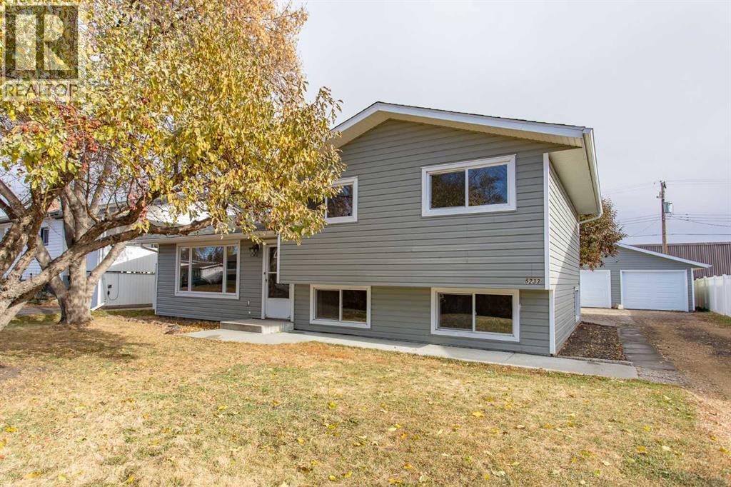 5233 47 Street, Lacombe