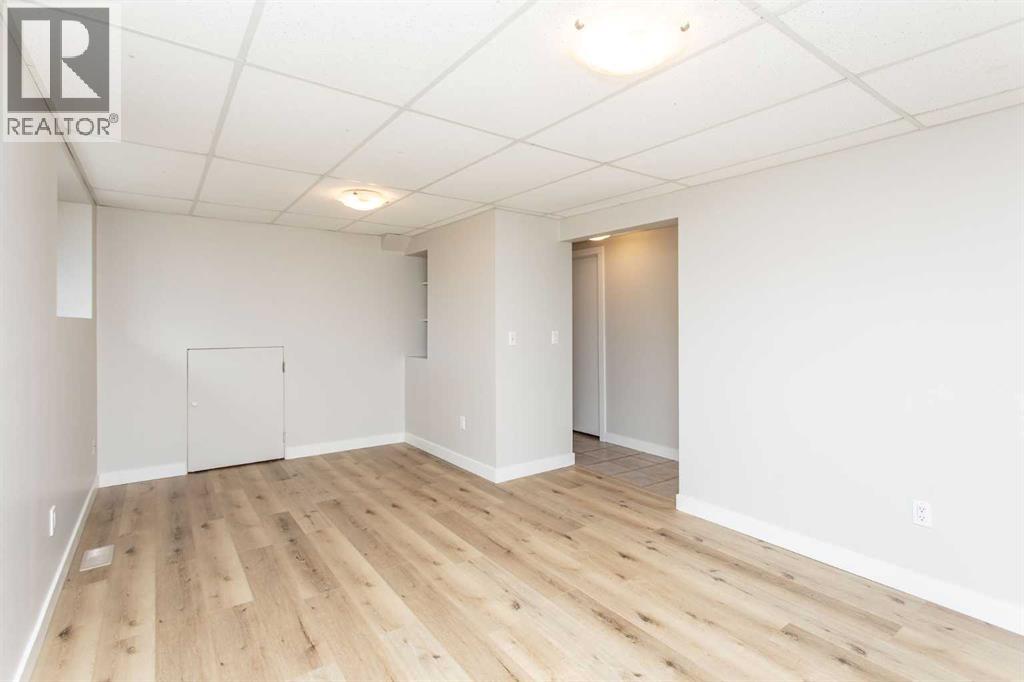 5233 47 Street, Lacombe