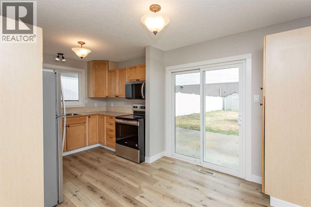 5233 47 Street, Lacombe