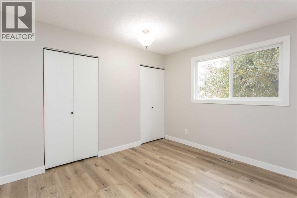 5233 47 Street, Lacombe