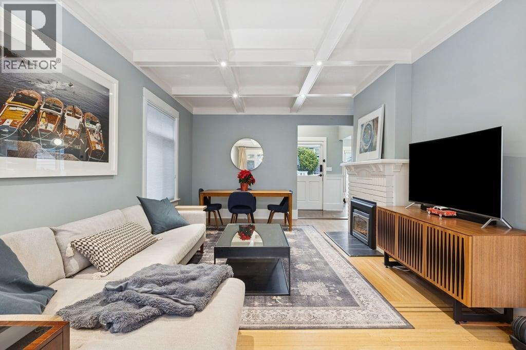 2075 W 48TH AVENUE, Vancouver