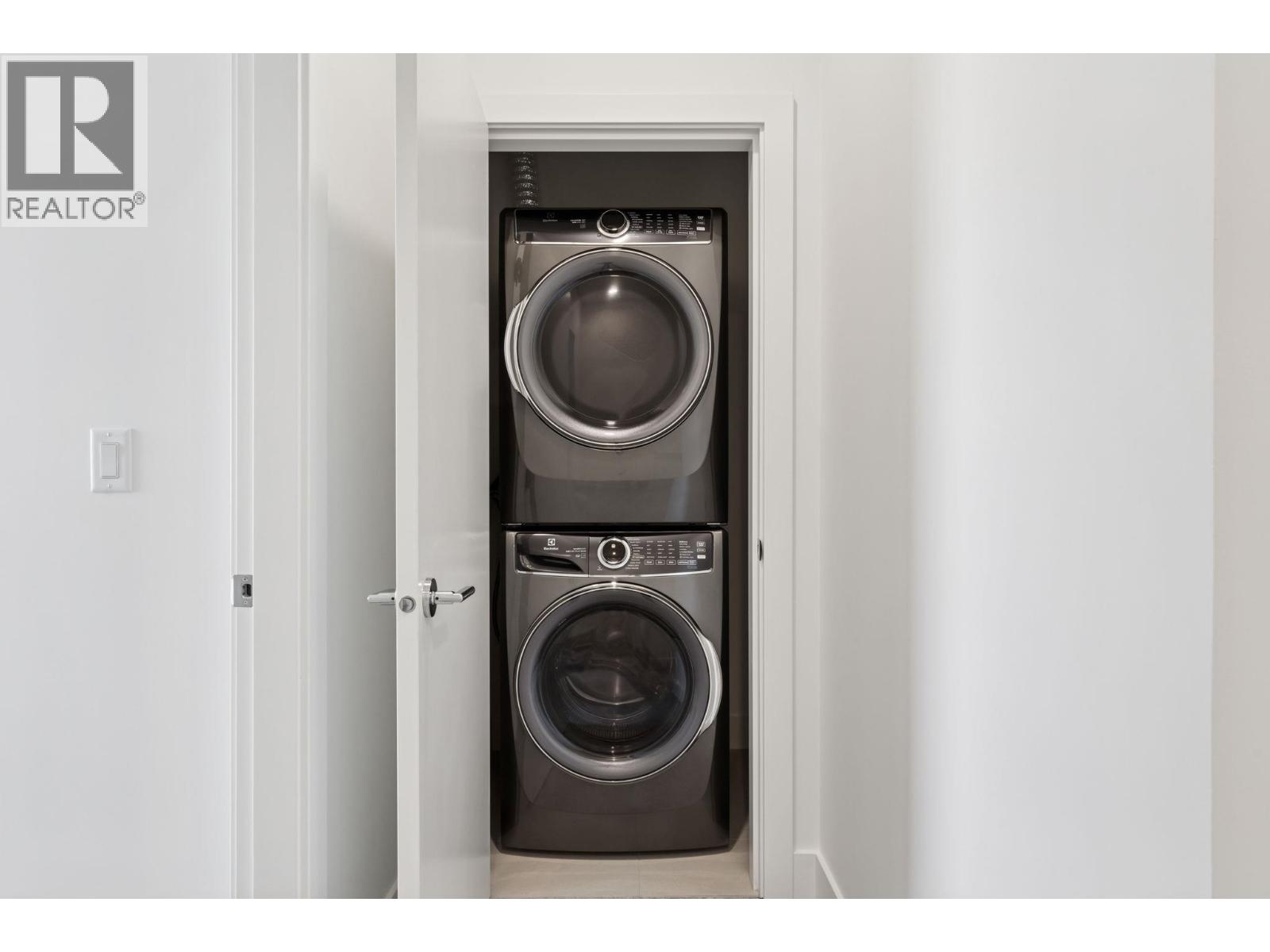 #28-10188 NO. 1 Road, Richmond