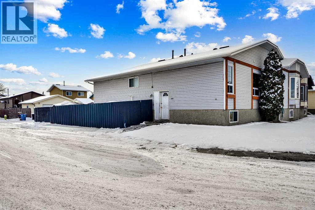 Single Family House Bi-level for Sale in  Whitworth Way NE Whitehorn Calgary 