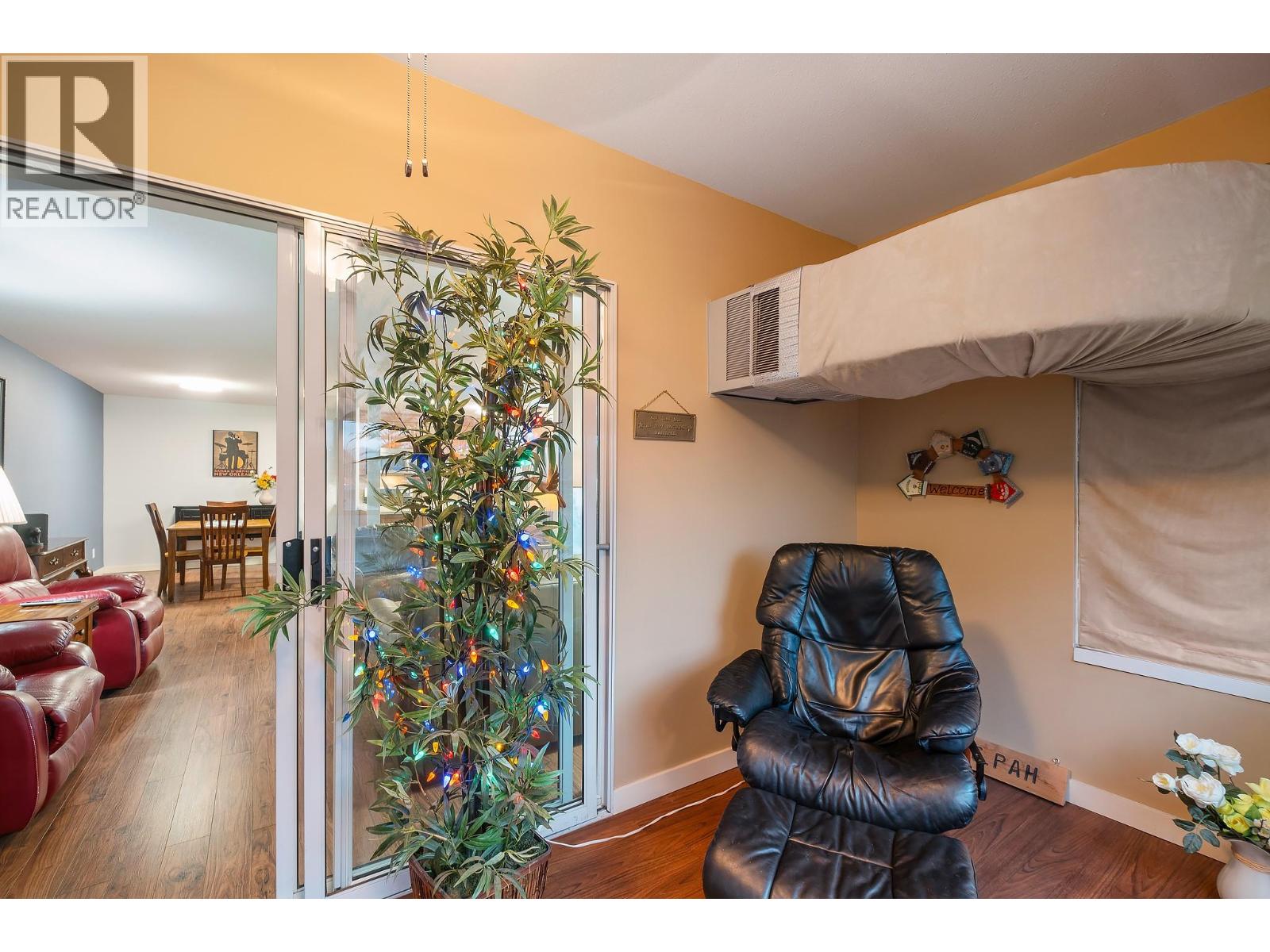 206 1055 Lawrence Avenue, Kelowna