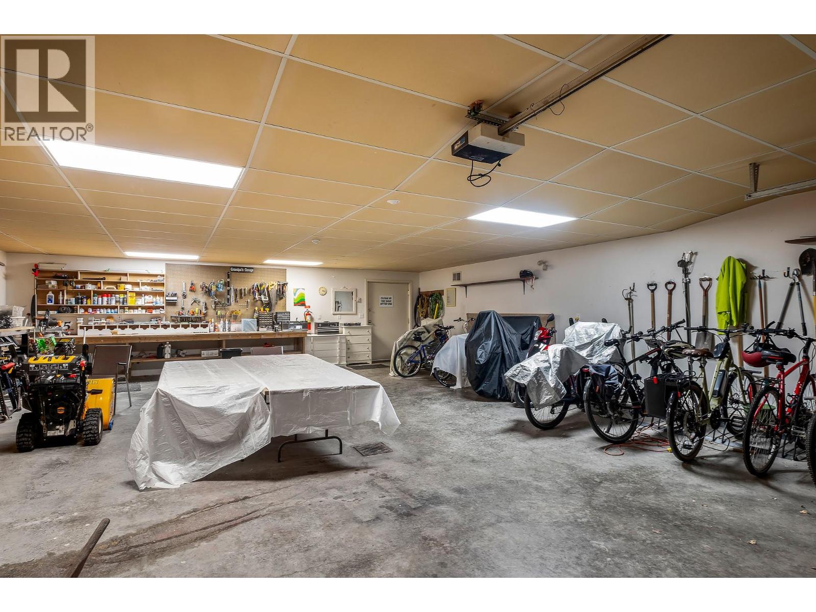 206 1055 Lawrence Avenue, Kelowna